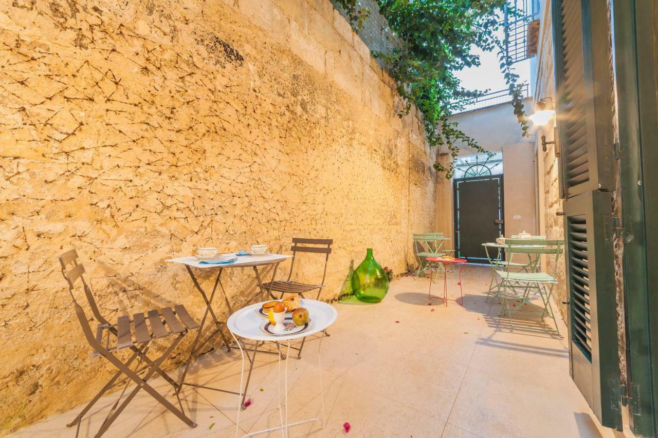 La Luna In Cortile Lecce Dış mekan fotoğraf