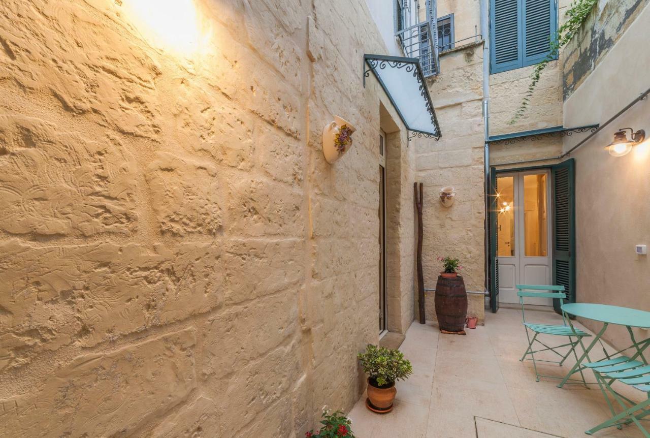 La Luna In Cortile Lecce Dış mekan fotoğraf